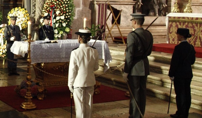 Honras militares no funeral do Professor Freitas do Amaral